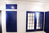 神奈川県海老名市の2DKリノベーション施工事例、欧風窓×ロイヤルブルー