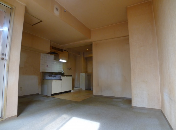 ピンククロス×スタイリッシュ空間、1Rの空室対策リフォーム神奈川県横浜市、BEFORE1