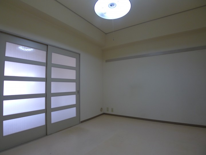 アクセントクロスが作るシンプルスタイリッシュな空間、2DKの空室対策リフォーム神奈川県川崎市、BEFORE1