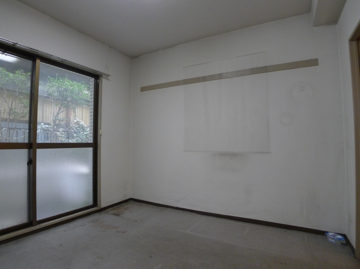 艶出し塗装が作るスタイリッシュモノトーン1R、1Rの空室対策リフォーム千葉県柏市、BEFORE2
