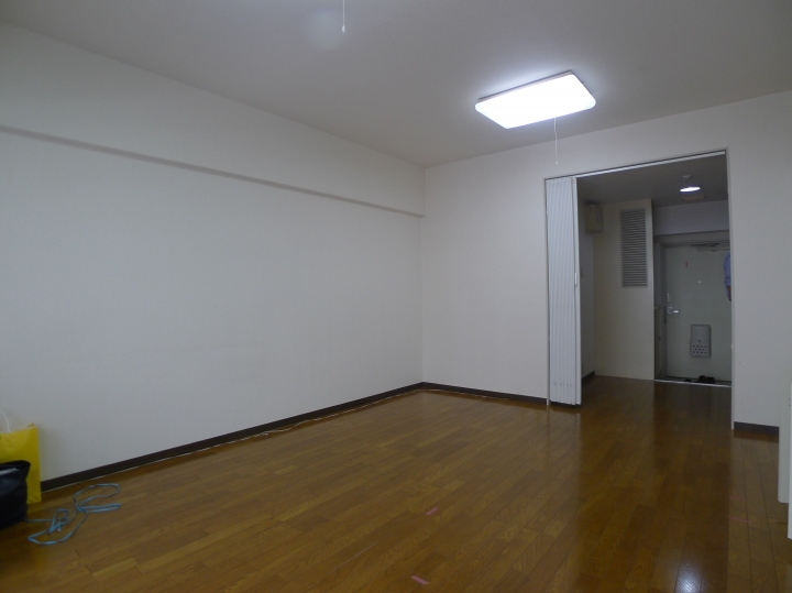 艶出し塗装と木目調が作る現代空間、1Rの空室対策リフォーム東京都新宿区、BEFORE2