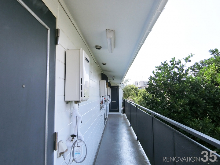 クラシックなブラック塗装の階段、1R X 8戸の空室対策リノベーション神奈川県横浜市、AFTER4