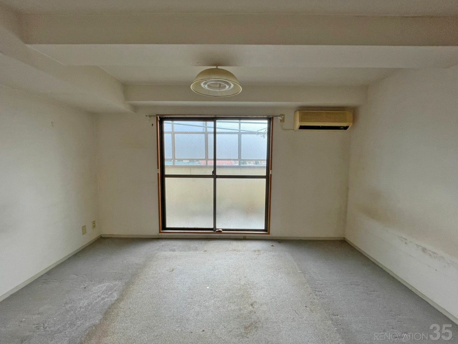 グレーと白の明るい空間、1Kの空室対策リフォーム埼玉県さいたま市、BEFORE3