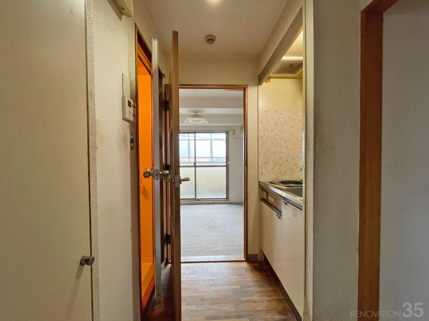 グレーと白の明るい空間、1Kの空室対策リフォーム埼玉県さいたま市、BEFORE4