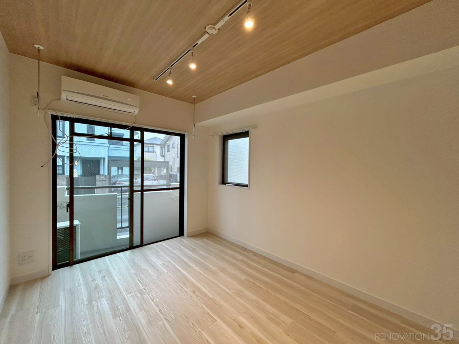 神奈川県大和市の1Kリノベーション施工事例、木目の広々空間