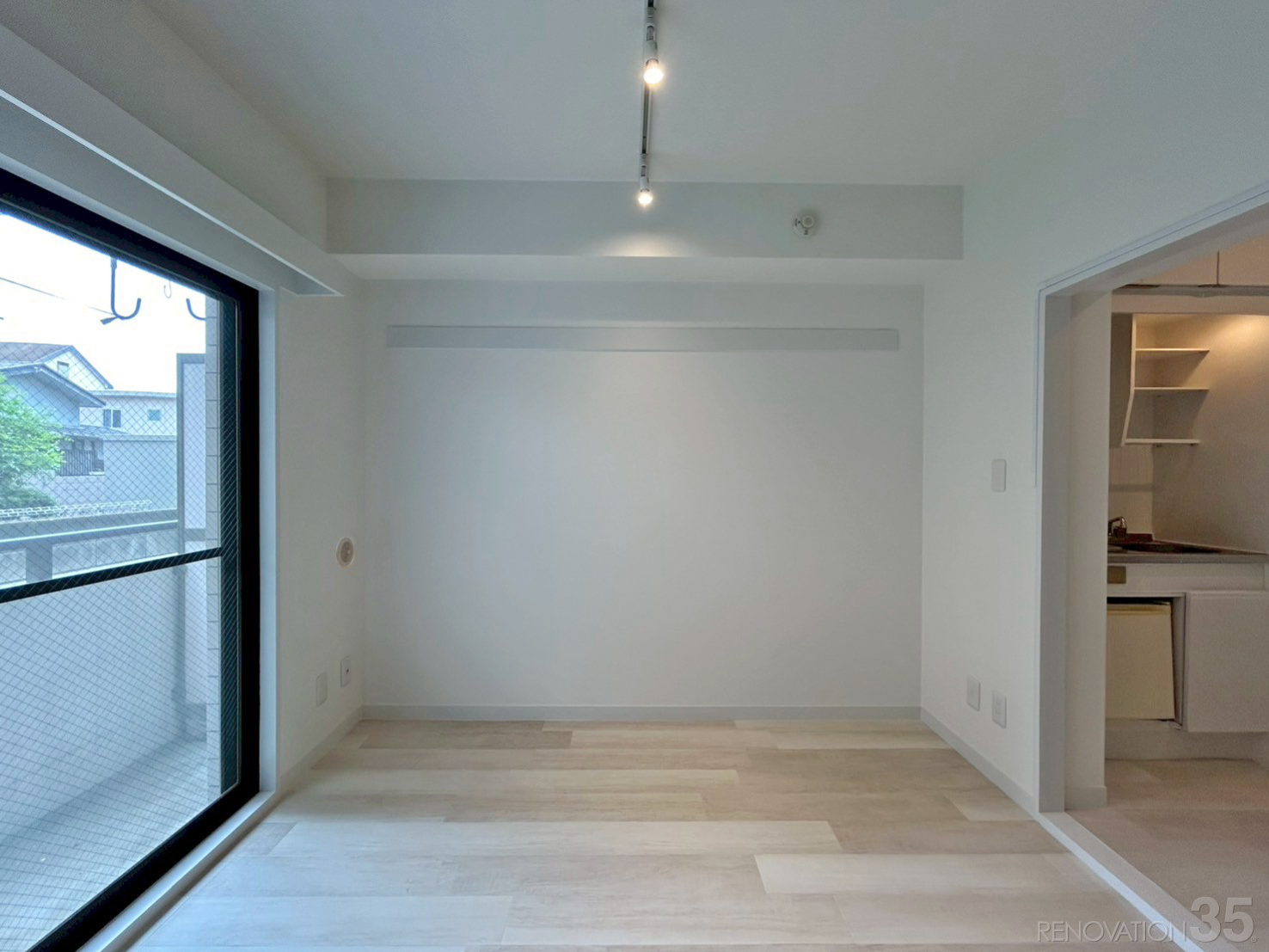 白とグレーの明るいワンルーム、1Rの空室対策リノベーション東京都小平市、AFTER4