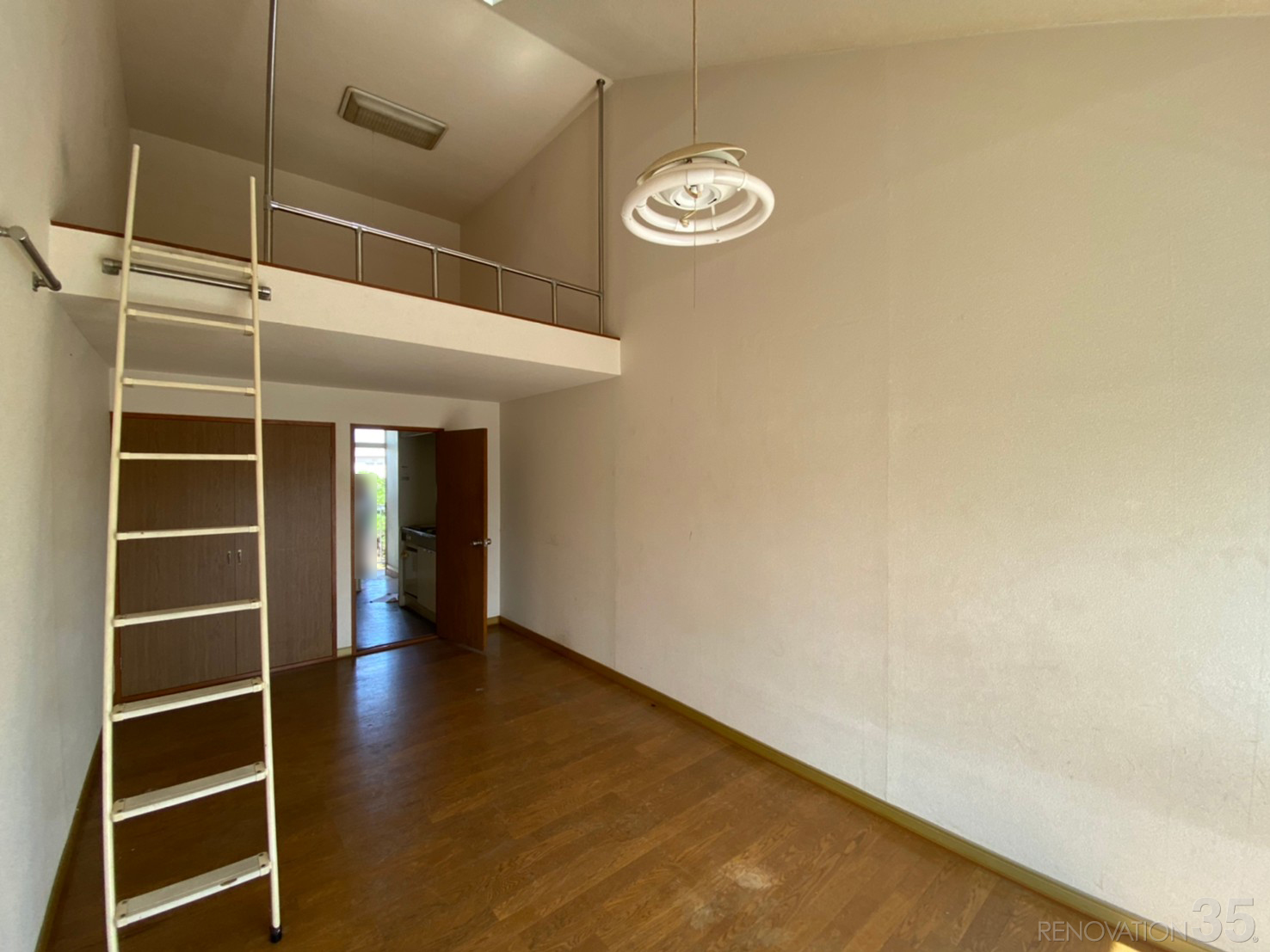 開放的なライトブルー空間、1K+ロフトの空室対策リフォーム千葉県柏市、BEFORE1